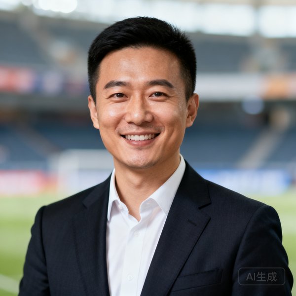 盘球吧CEO张远，身穿深色西装，面带自信微笑